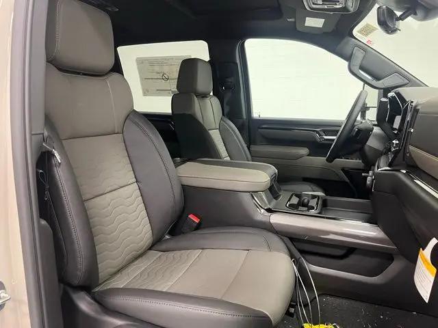 2026 Chevrolet Silverado 2500HD Crew Cab, Standard Bed, XR2, 4WD