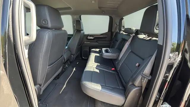 2025 GMC Sierra 1500 2WD Crew Cab Short Box SLT