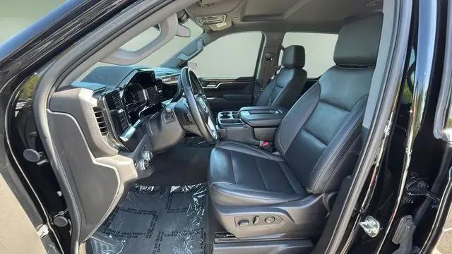 2025 GMC Sierra 1500 2WD Crew Cab Short Box SLT