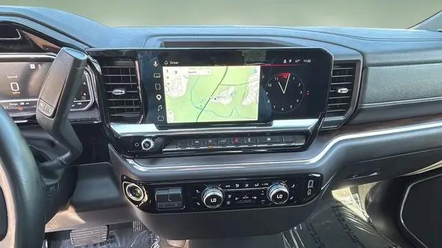 2025 GMC Sierra 1500 2WD Crew Cab Short Box SLT