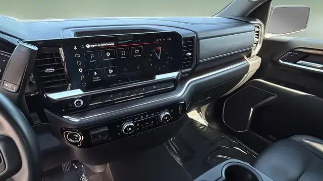 2025 GMC Sierra 1500 2WD Crew Cab Short Box SLT
