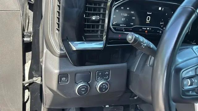 2025 GMC Sierra 1500 2WD Crew Cab Short Box SLT