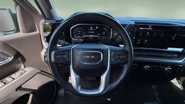 2025 GMC Sierra 1500 2WD Crew Cab Short Box SLT