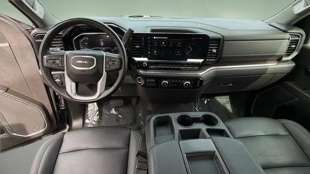 2025 GMC Sierra 1500 4WD Crew Cab Short Box SLT