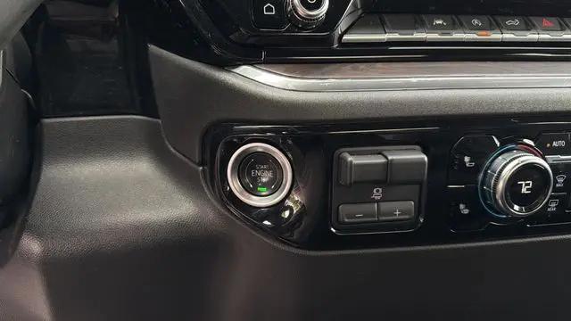 2025 GMC Sierra 1500 4WD Crew Cab Short Box SLT