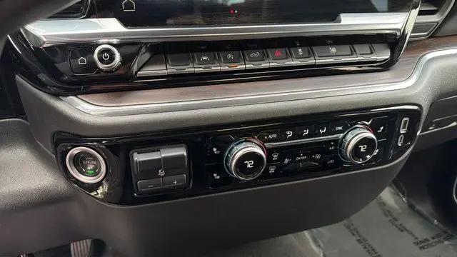 2025 GMC Sierra 1500 4WD Crew Cab Short Box SLT