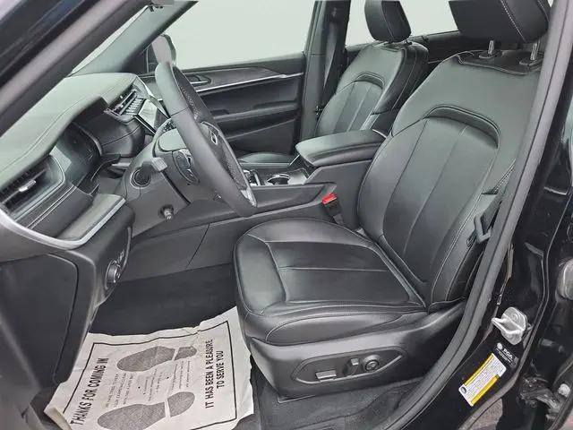 2025 Jeep Grand Cherokee L Limited 4x4