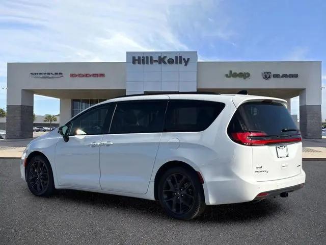 2024 Chrysler Pacifica Limited
