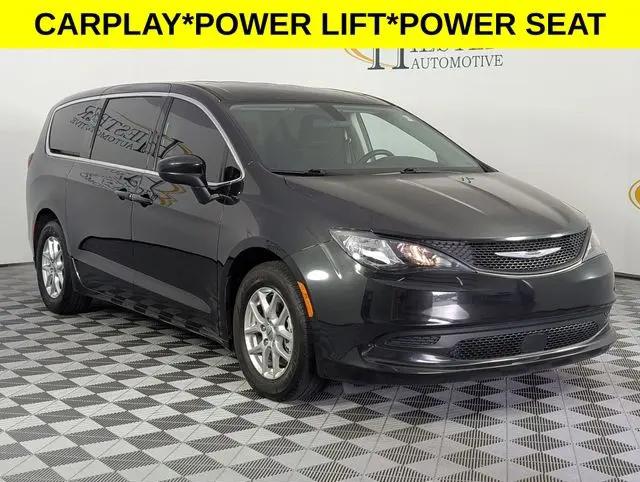 2022 Chrysler Voyager LX