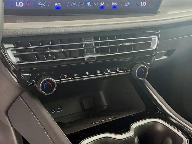 2025 Chevrolet Traverse FWD LT