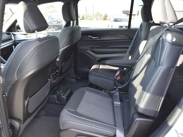 2026 Jeep Grand Cherokee L Altitude 4x4