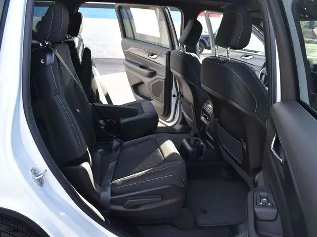 2026 Jeep Grand Cherokee L Altitude 4x4