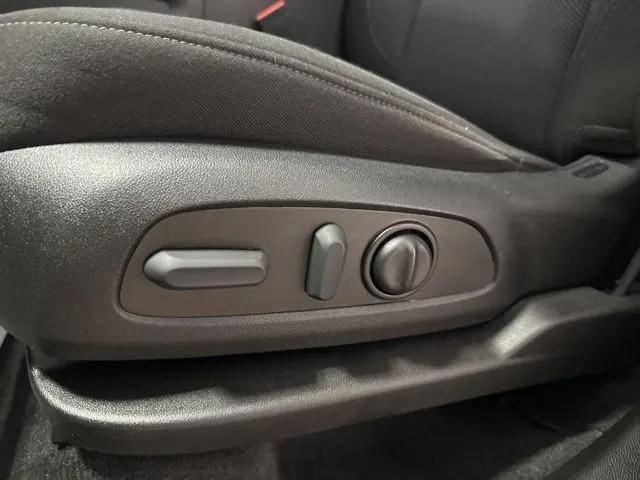 2023 Chevrolet Traverse FWD LT Cloth