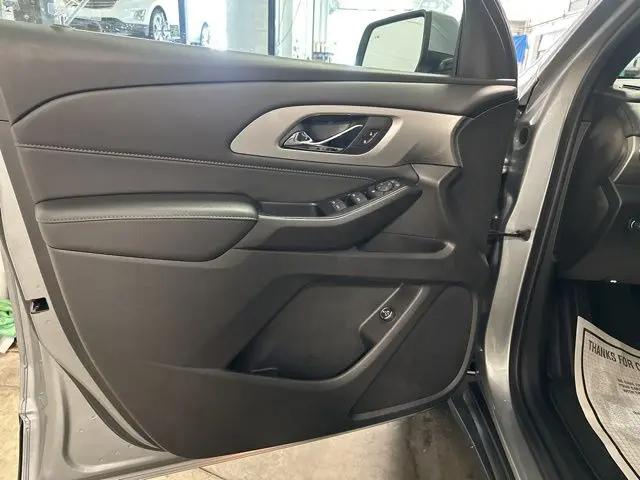 2023 Chevrolet Traverse FWD LT Cloth