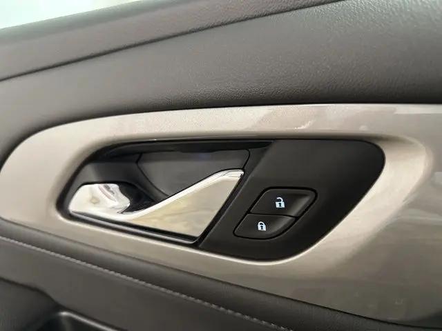2023 Chevrolet Traverse FWD LT Cloth