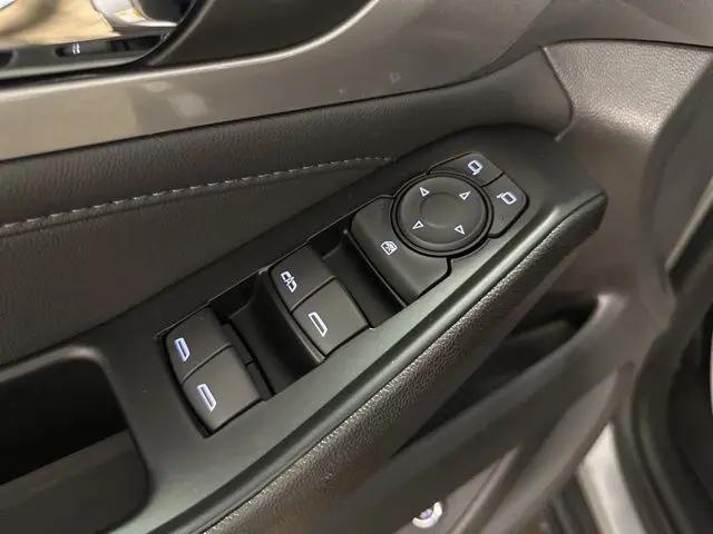 2023 Chevrolet Traverse FWD LT Cloth