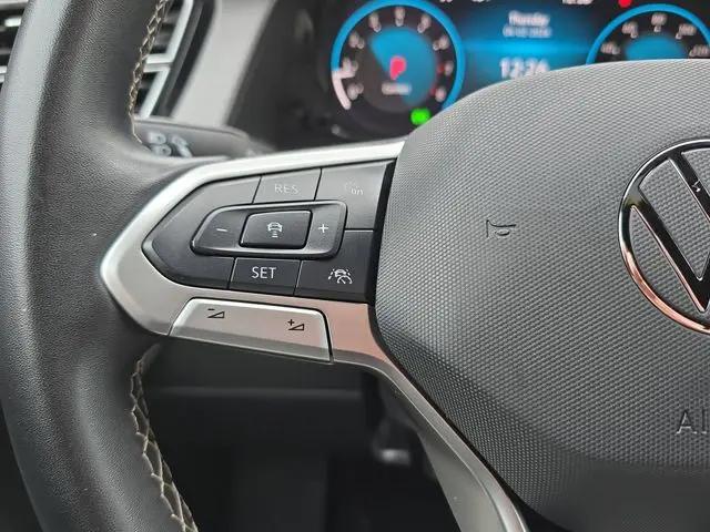 2025 Volkswagen Atlas Cross Sport 2.0T SE w/Technology