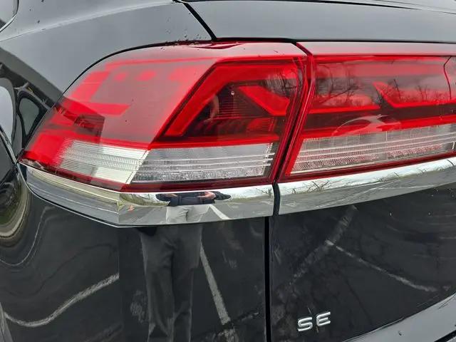 2025 Volkswagen Atlas Cross Sport 2.0T SE w/Technology