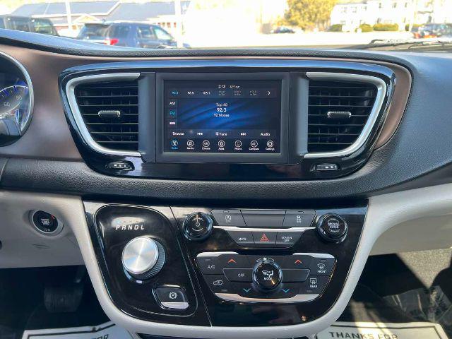 2021 Chrysler Voyager LXI