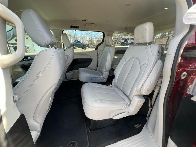 2021 Chrysler Voyager LXI