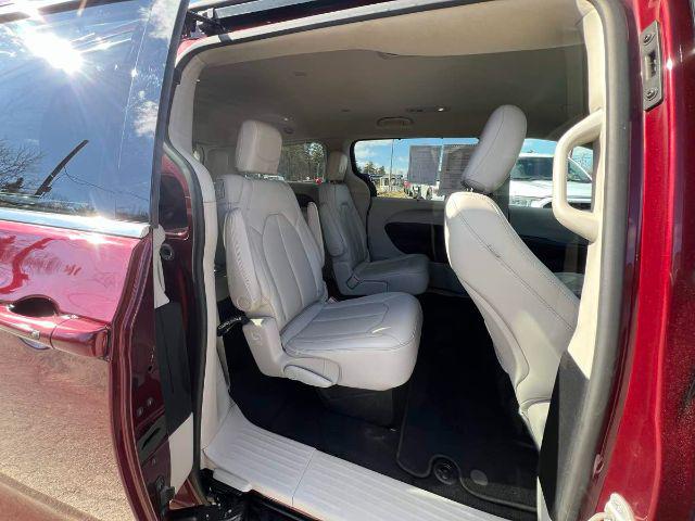 2021 Chrysler Voyager LXI