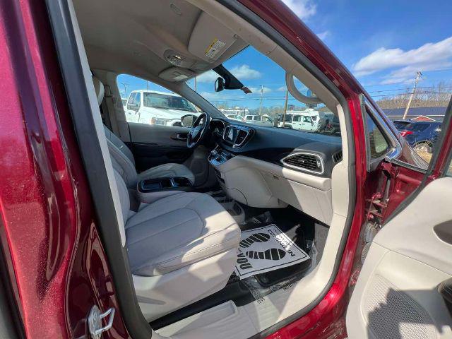 2021 Chrysler Voyager LXI
