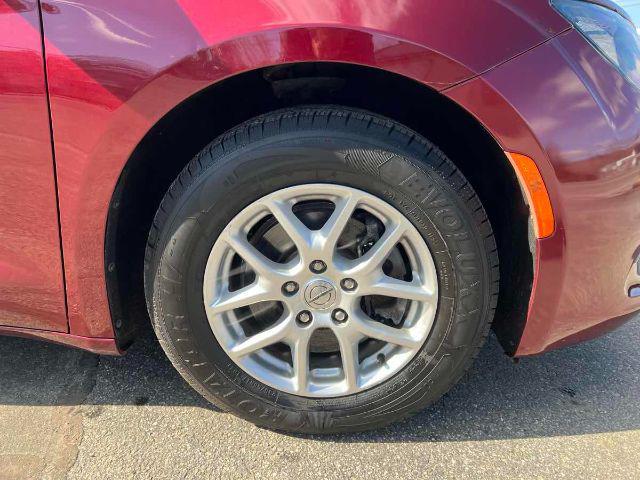 2021 Chrysler Voyager LXI