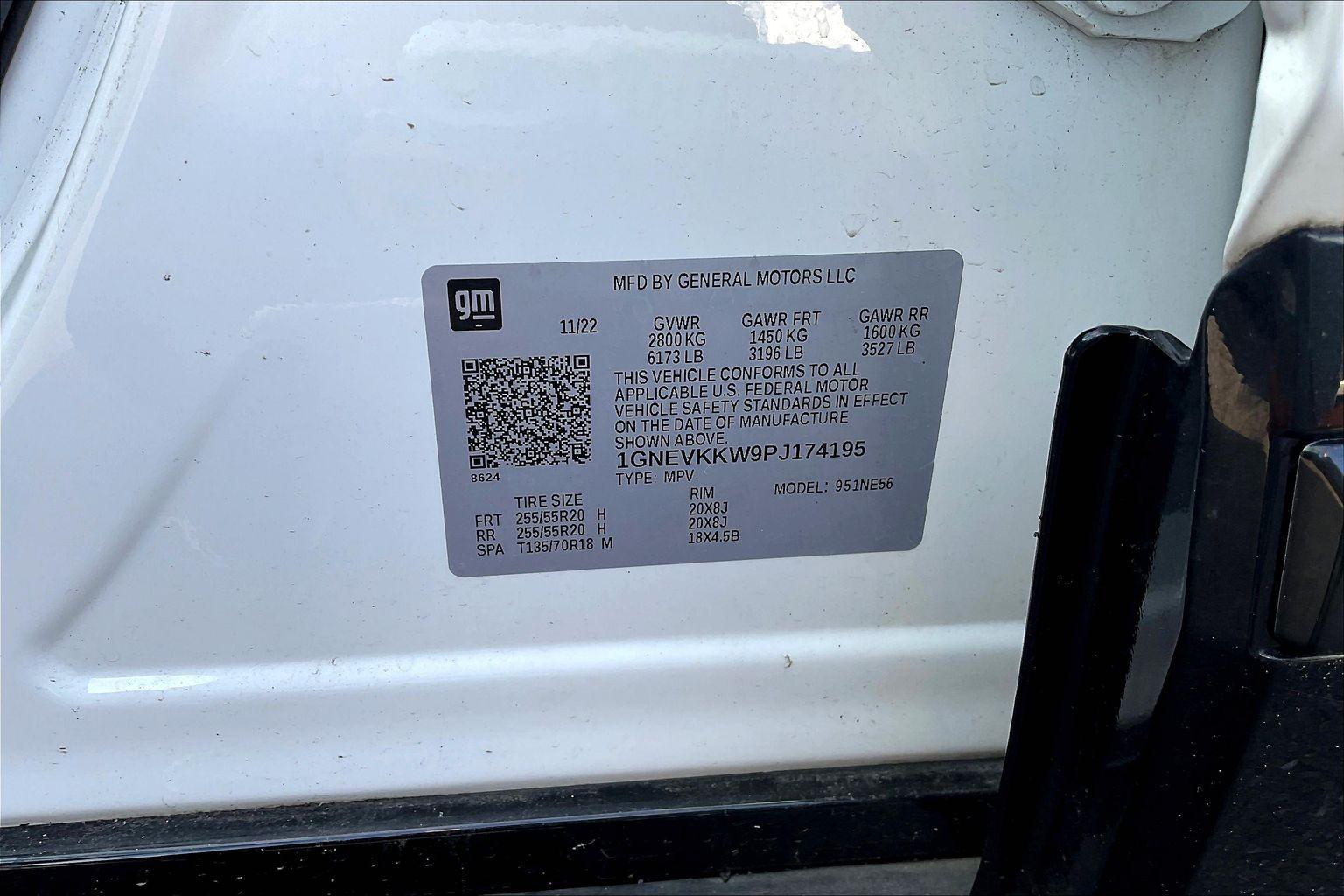 View vehicle photo 3