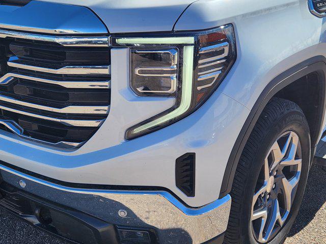 2023 GMC Sierra 1500 4WD Crew Cab Short Box SLT