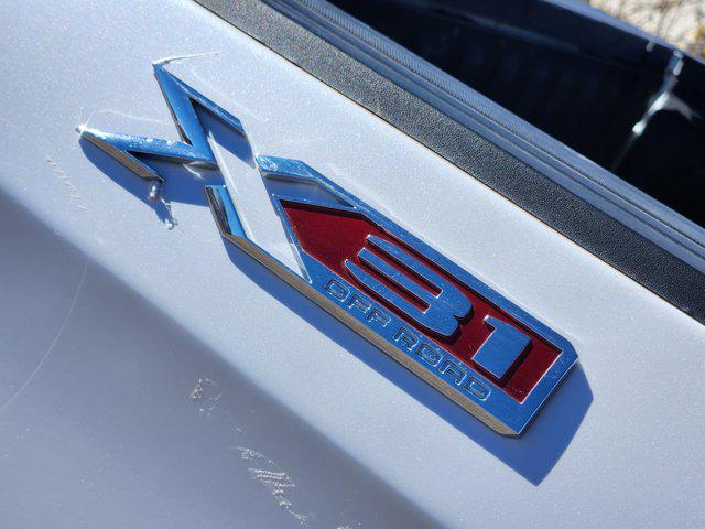2023 GMC Sierra 1500 4WD Crew Cab Short Box SLT