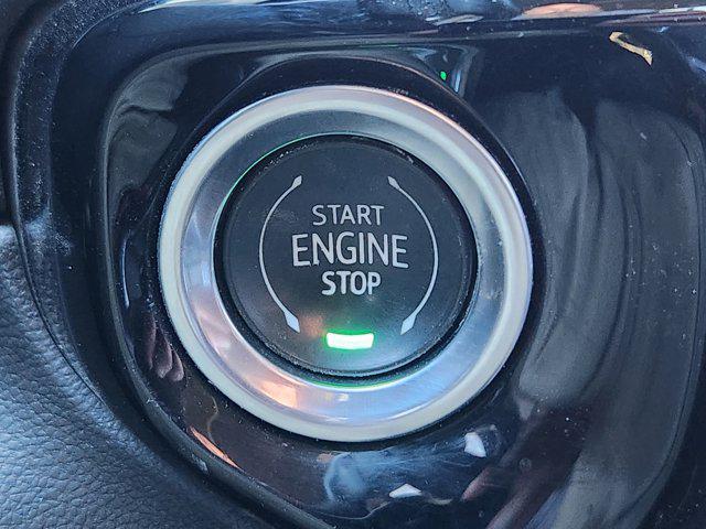 2023 GMC Sierra 1500 4WD Crew Cab Short Box SLT
