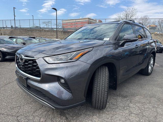 2023 Toyota Highlander Platinum