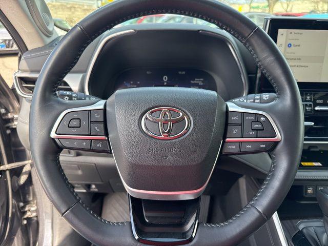 2023 Toyota Highlander Platinum