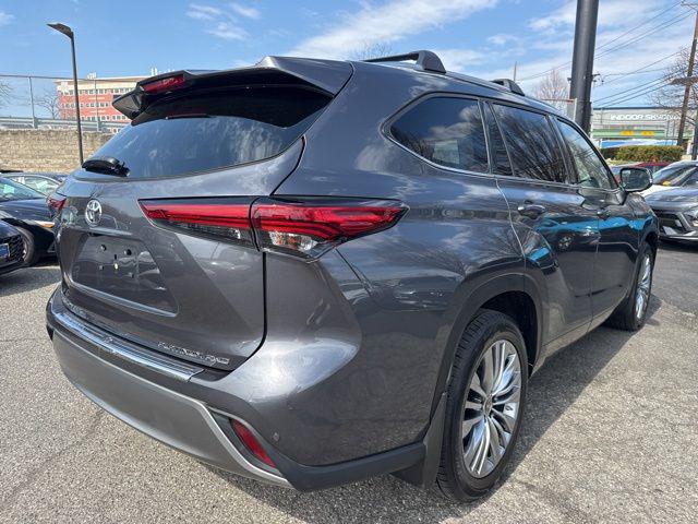 2023 Toyota Highlander Platinum
