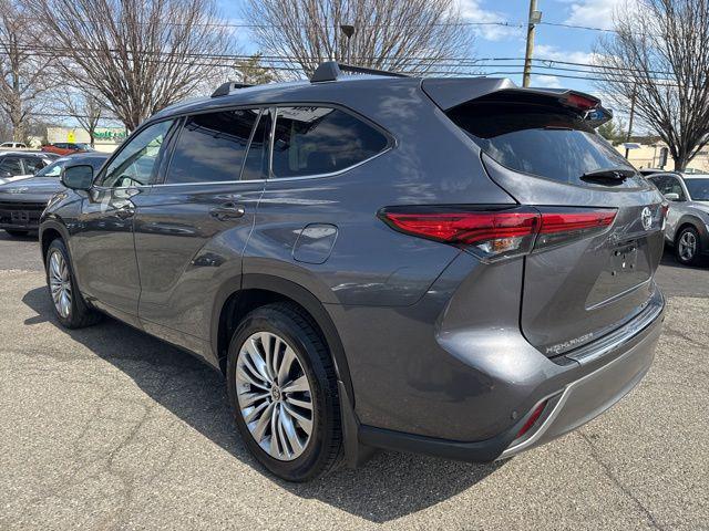 2023 Toyota Highlander Platinum