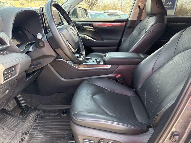 2023 Toyota Highlander Platinum