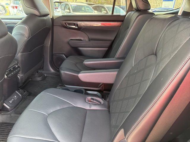 2023 Toyota Highlander Platinum