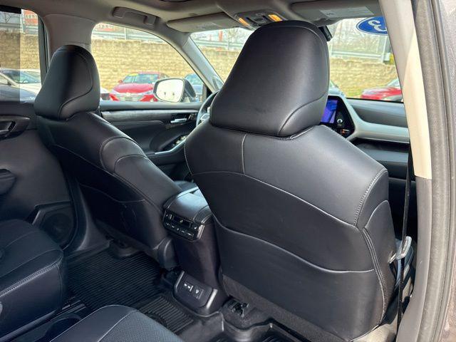 2023 Toyota Highlander Platinum