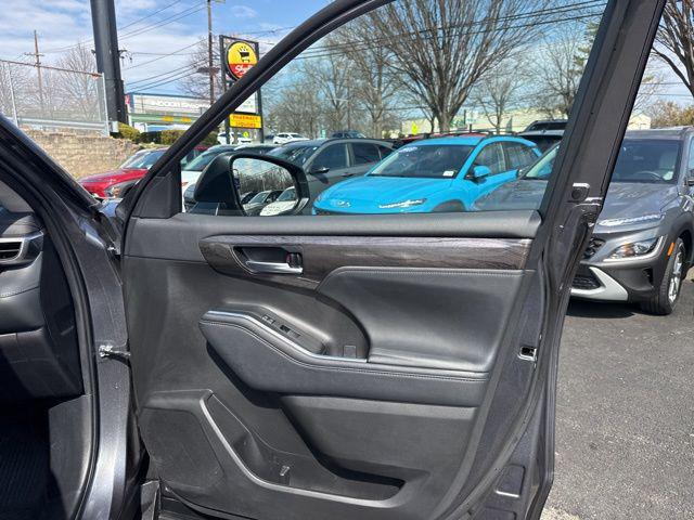 2023 Toyota Highlander Platinum