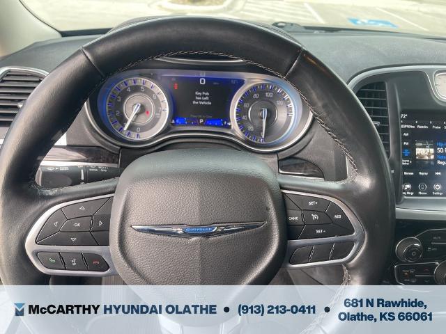 2022 Chrysler 300 Touring L
