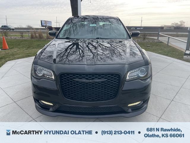 2022 Chrysler 300 Touring L