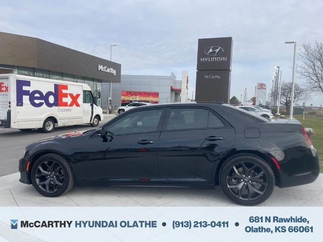 2022 Chrysler 300 Touring L