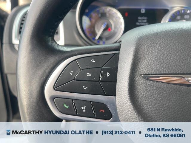 2022 Chrysler 300 Touring L