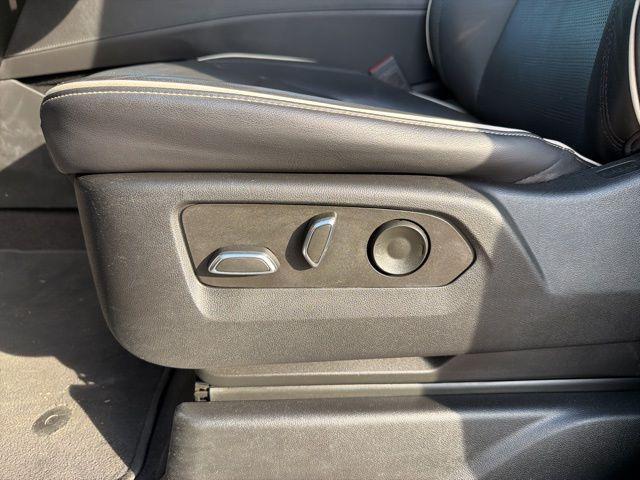 2023 Cadillac Escalade 2WD Premium Luxury