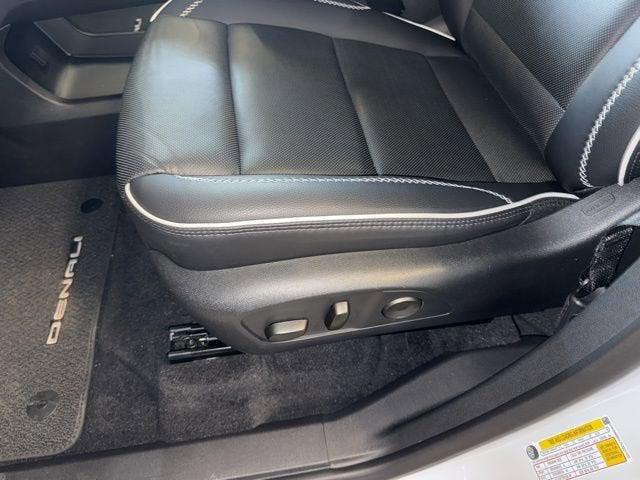 2025 GMC Acadia AWD Denali