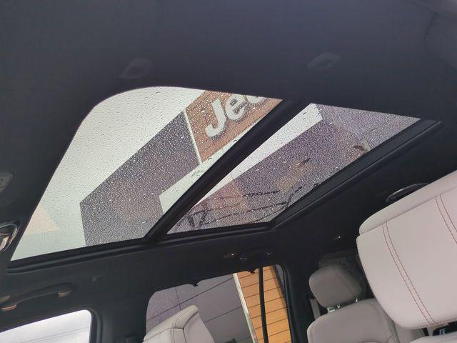 2026 Jeep Grand Wagoneer Summit Obsidian 4x4