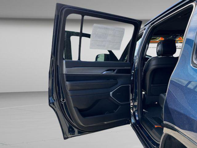 2026 Jeep Grand Wagoneer 4x2