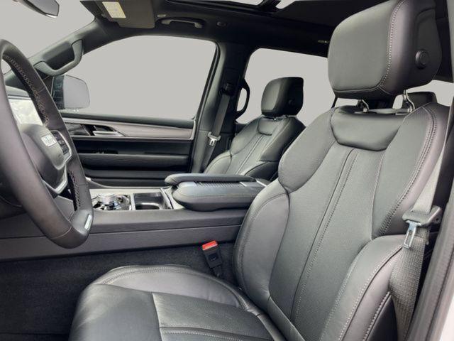 2026 Jeep Grand Wagoneer 4x2