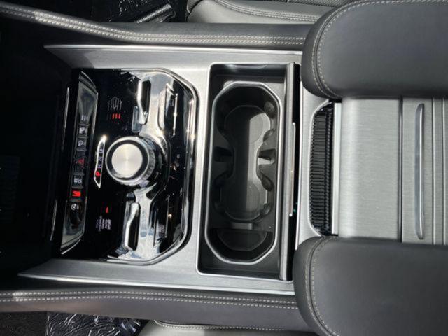 2026 Jeep Grand Wagoneer 4x2