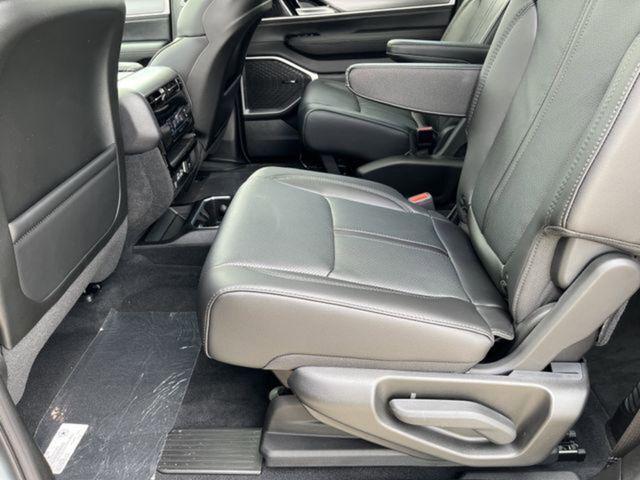 2026 Jeep Grand Wagoneer 4x2